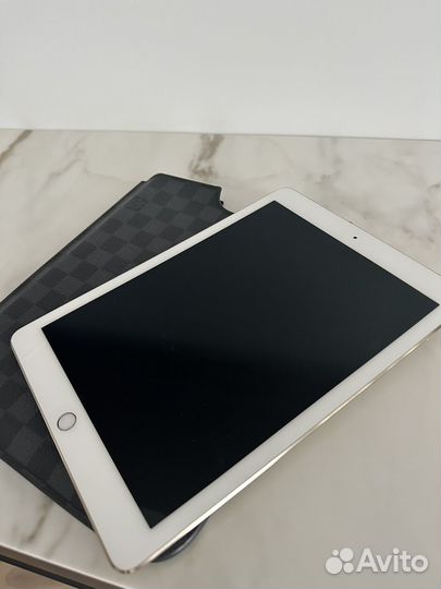 Планшет iPad Pro 9.7 Wi-fi 128Gb MLQ52 Gold