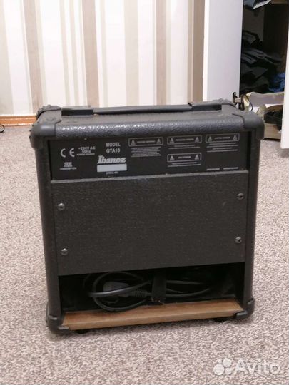 Гитарный комбоусилитель