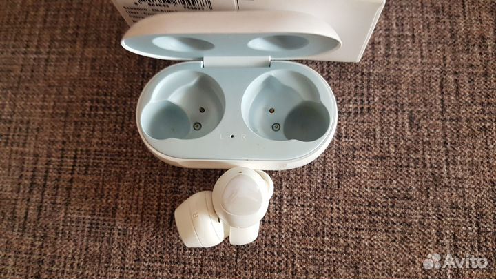 Оригинальные беспроводные наушники samsung