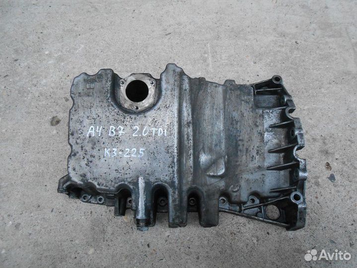 Масляный поддон Ауди А4 Б7 2.0 тди 03G103603J