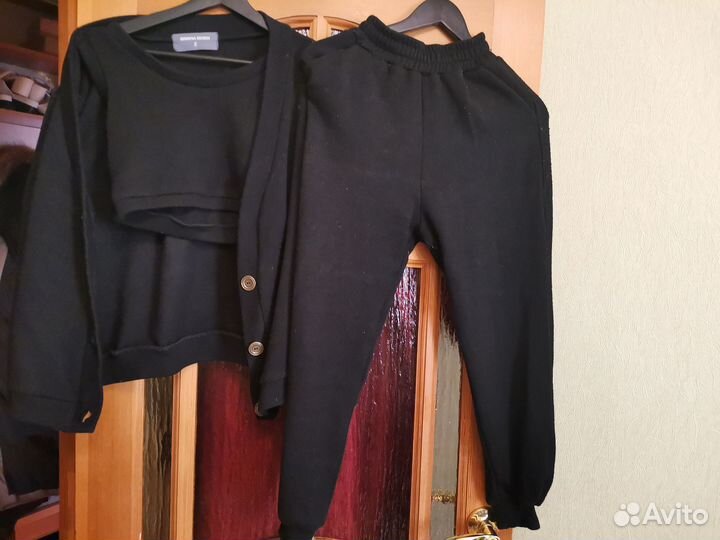 Пиджаки и жакеты женские, свитера