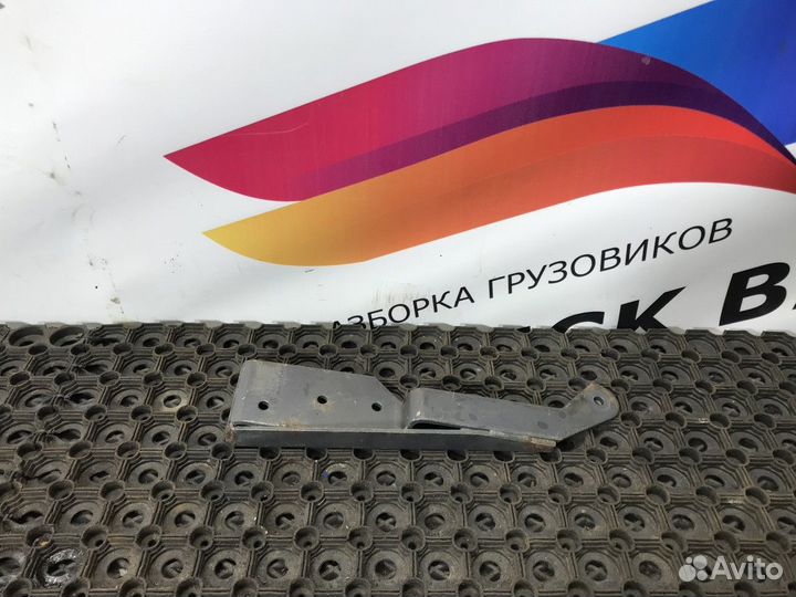 Кронштейн защиты двигателя правый