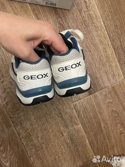Кроссовки geox