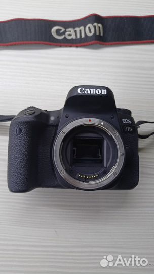 Фотоаппарат Canon EOS 77D Body (без объектива)