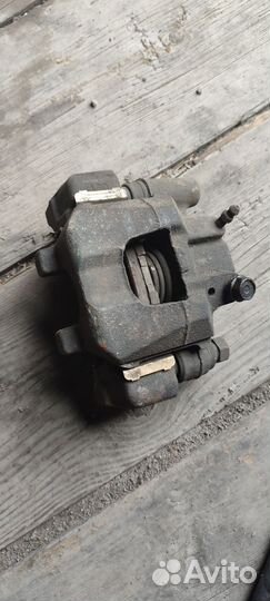 Суппорт задний caldina st246