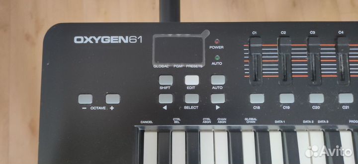 M-audio oxygen 61 MKV midi-клавиатура