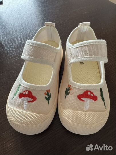 Кеды/туфли для девочки новые