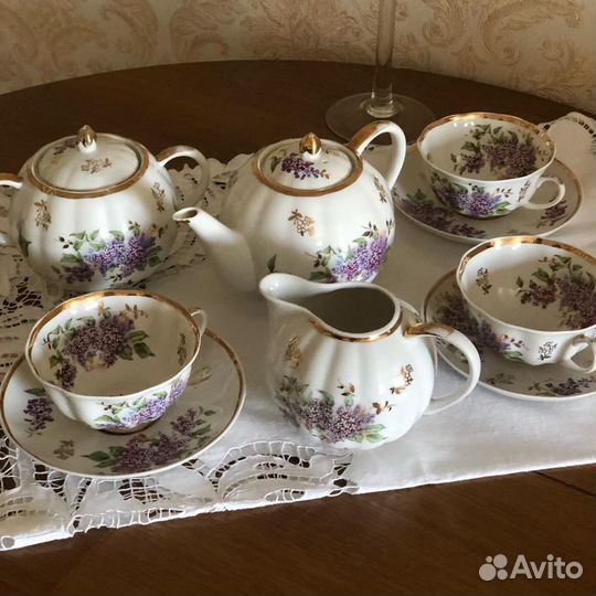 Чайный сервиз и большой бокал сирень. 1959год