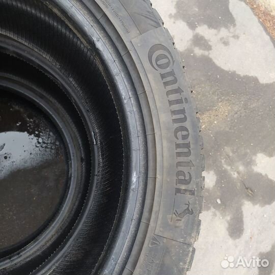 Continental IceContact 2 215/50 R17 95T