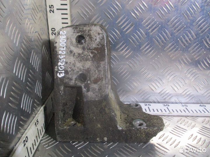 Кронштейн двс Volvo 1607025