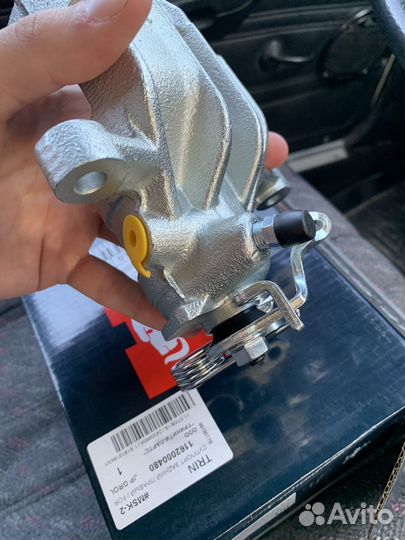 Суппорт тормозной заднний правый на VW golf,passat