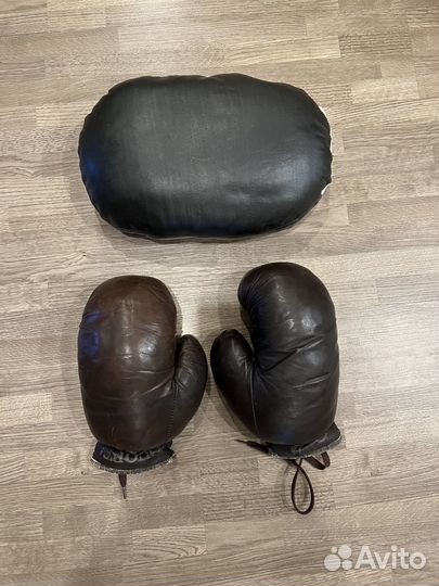 Боксерские перчатки СССР + лапа