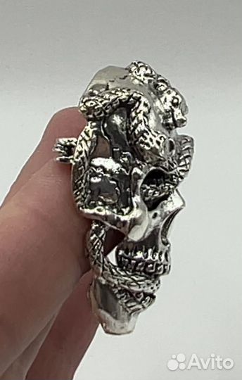 Брошь череп