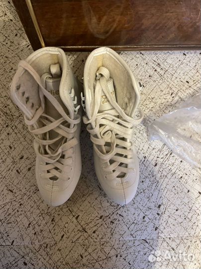 Коньки фигурные детские