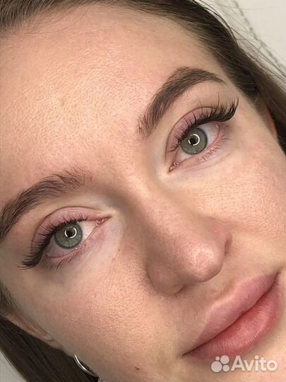 Наращивание ресниц и коррекция бровей