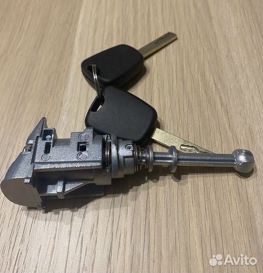 Личинка замка двери Citroen C4 Berlingo Partner