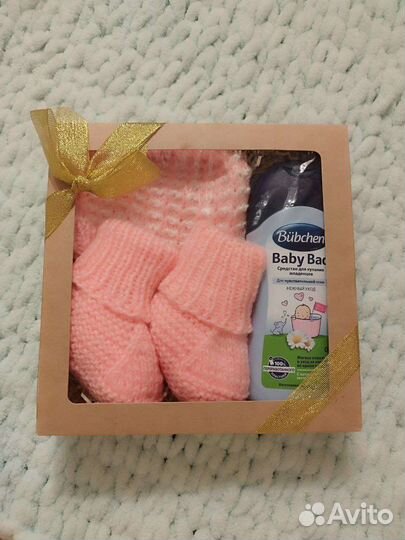 Пинетки и шапочка для новорожденных