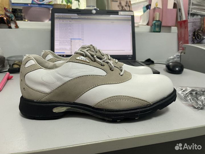 Обувь для игры в гольф