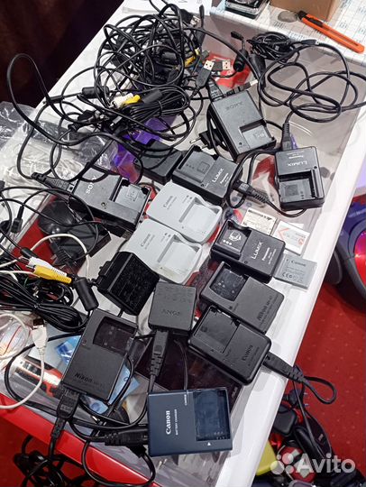 Зарядные устройства на цифровые фотоаппараты