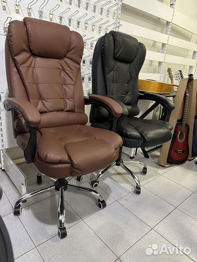 Офисное кресло