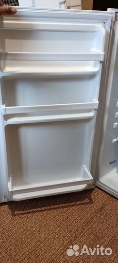 Холодильник Hisense RR130D4BW1