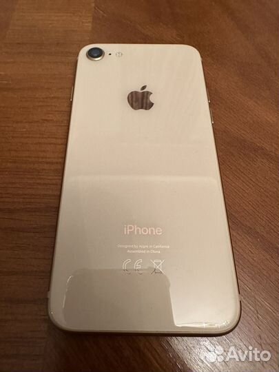 Телефон iPhone 8