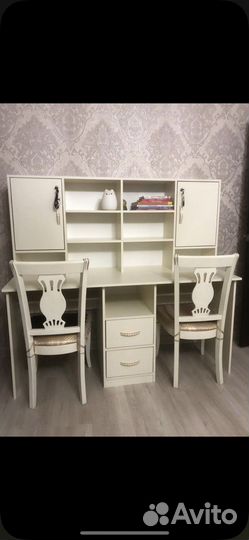 Письменный стол