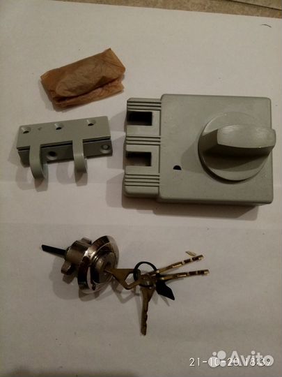 Замок для входных дверей и техпомещений
