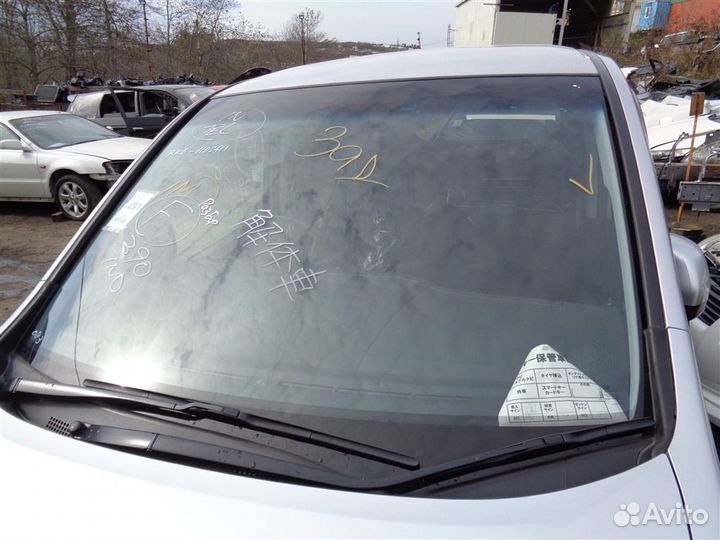 Лобовое стекло на Honda 