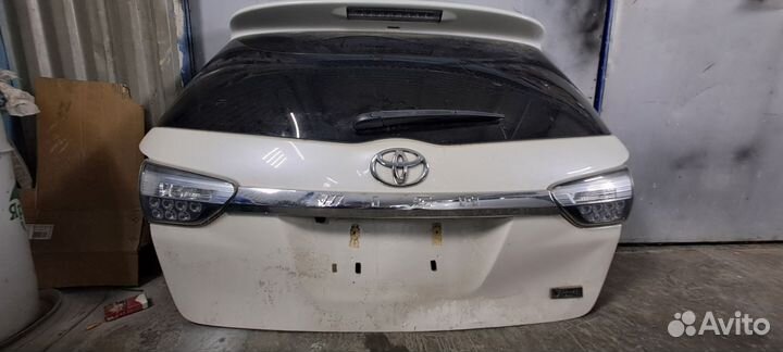 5 дверь тойота виш 2013