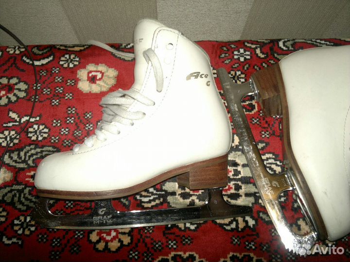 Коньки фигурные детские профессиональные