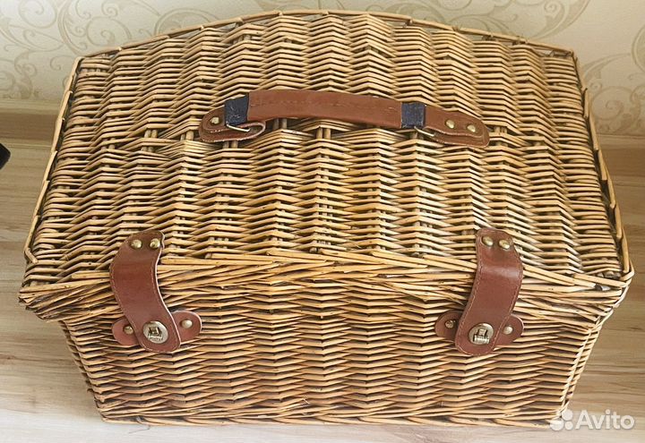 Корзина для пикника на 4 персоны