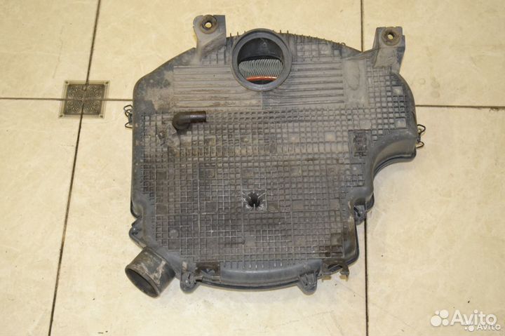 Корпус воздушного фильтра Renault Symbol