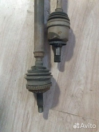 Привод Лада Приора 2012г