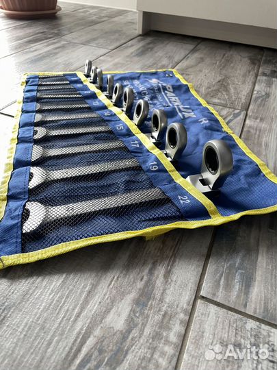 Набор комбинированных ключей с трещеткой с 6-22