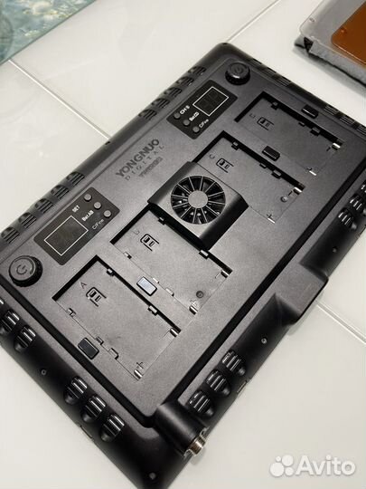 Yongnuo yn1200 (5500) +блок питания