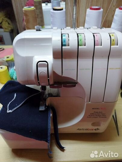 Оверлок бытовой бу