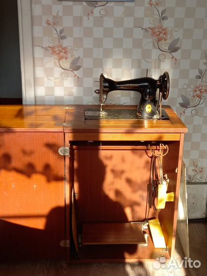 Швейная машина Подольск ножная