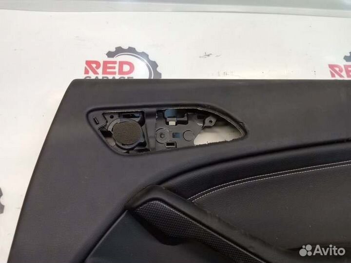 Обшивка двери задняя правая Mercedes-Benz