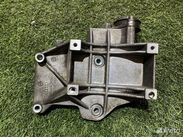 Кронштейн Skoda Octavia 1U 1.8 1996-2010