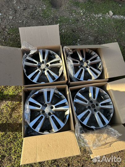 Литые диски r17 на LADA vesta