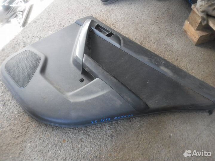Обшивка двери задняя правая Kia Cerato 2 G4FC 2012