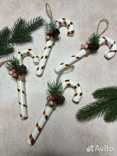 Новогодние игрушки на елку