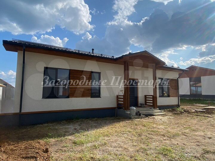 Коттедж 161 м² на участке 7 сот.