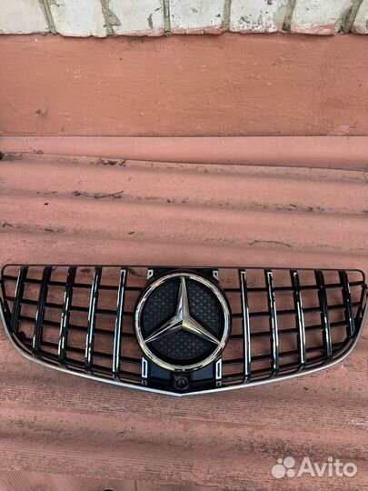 Решетка радиатора на mercedes c207