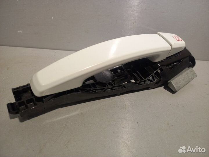 Ручка двери передняя правая Opel Astra J хэтчбек