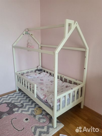 Кроватка домик