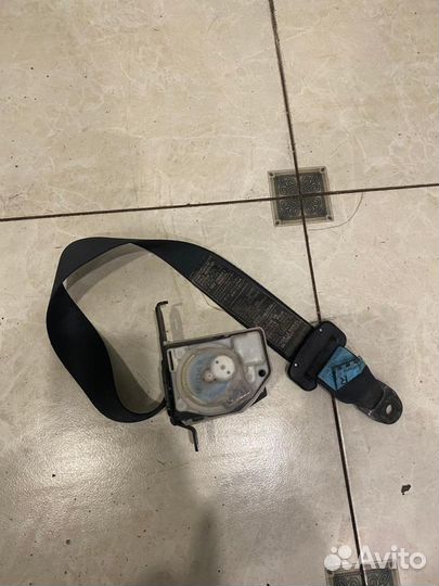 Ремень безопасности задний правый Mitsubishi Lance