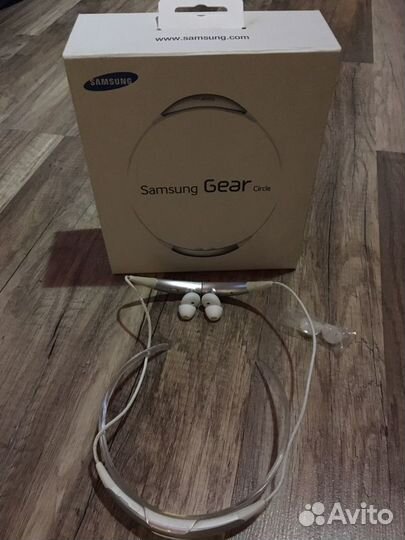 Беспроводные наушники Samsung Gear