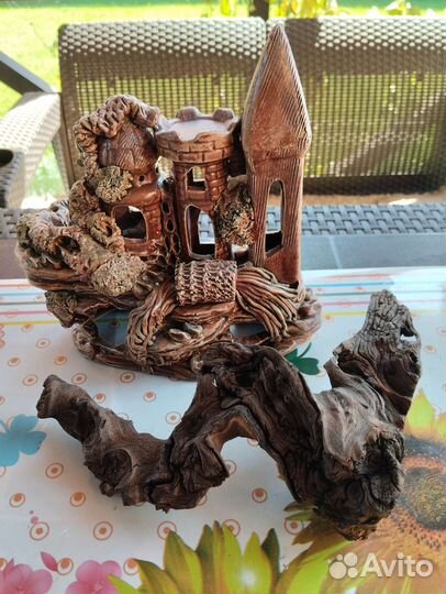 Замок для аквариума